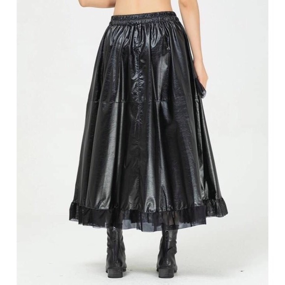 Faux leather skirt - Picture 3 of 4